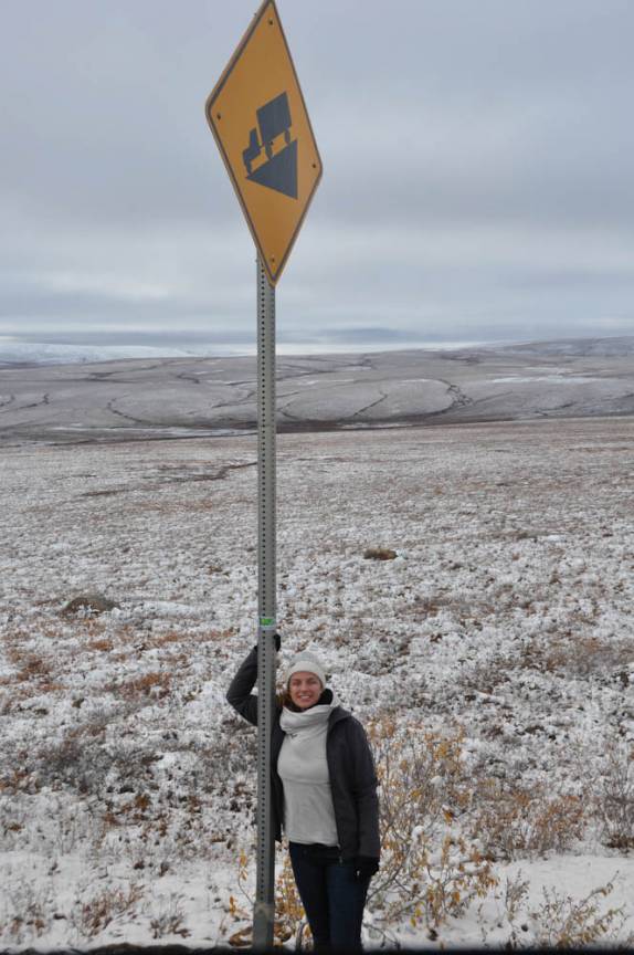 Deixando a nossa marca na latitude 68,5, na Dalton Highway, no norte do Alaska